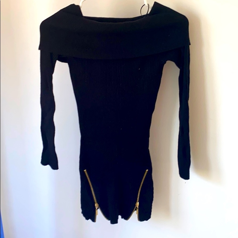 Off the shoulder black  dress with zipper slits 🖤
